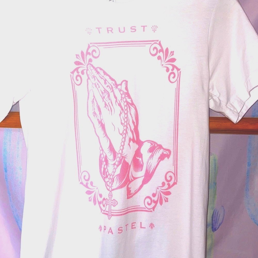 pink rosary graphic tee